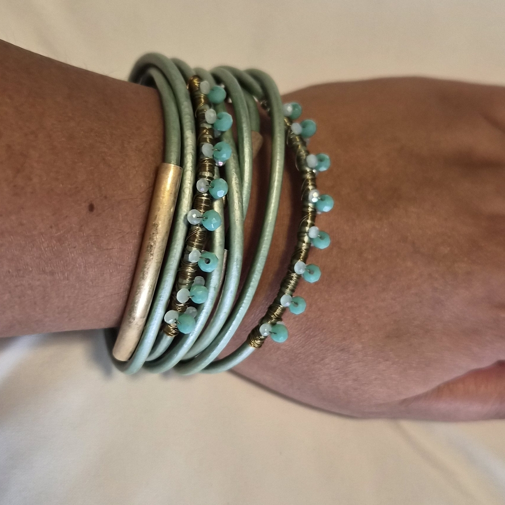 Plunder Turquoise and Gold Beaded Bracelet